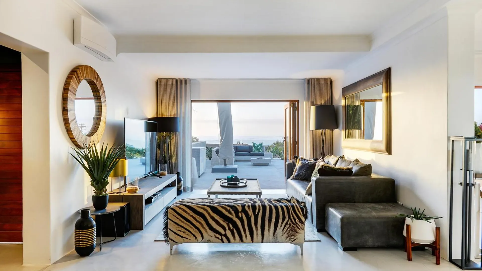 Jo Leo - Camps Bay Lux Villa With Views & Pool Ciudad del Cabo 0*,  Sudáfrica