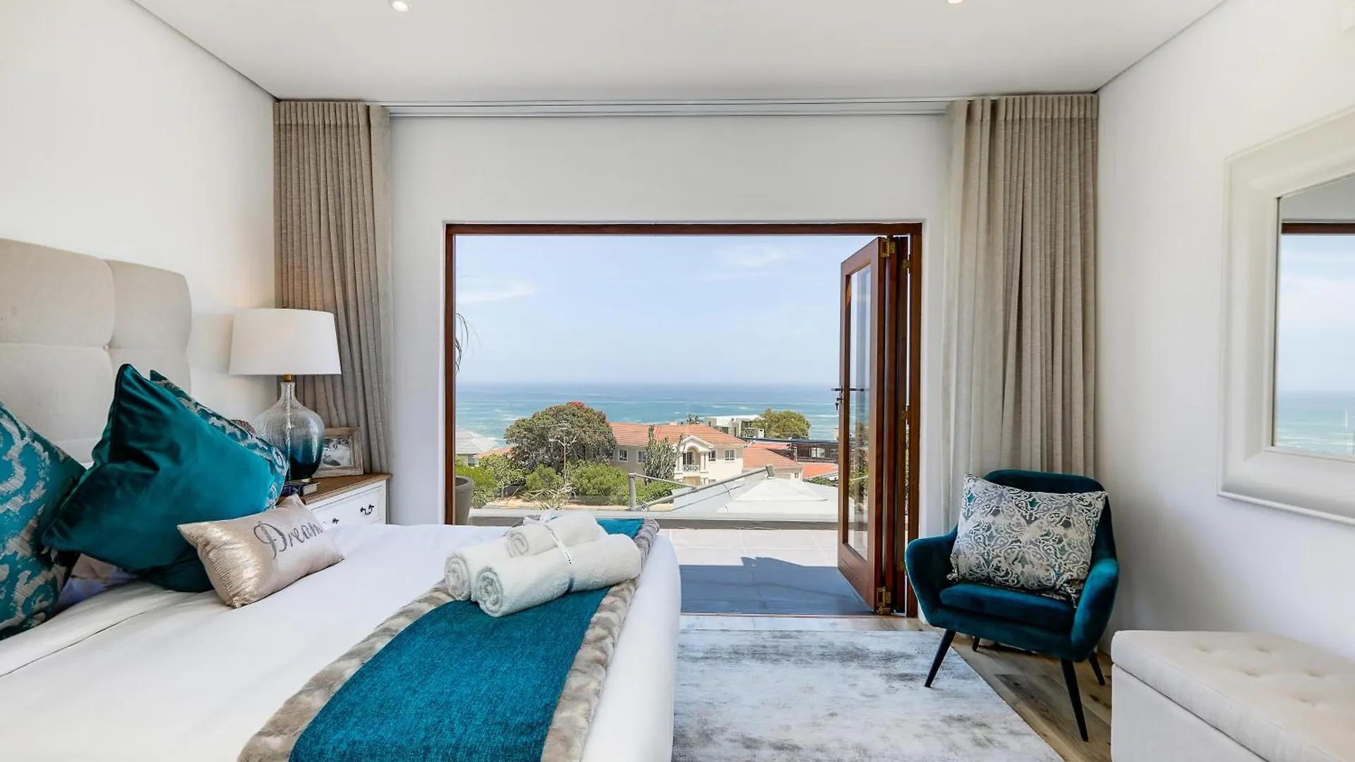 Jo Leo - Camps Bay Lux Villa With Views & Pool Ciudad del Cabo 0*,  Sudáfrica